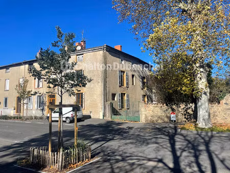 saint symphorien de lay maison de village 400m²