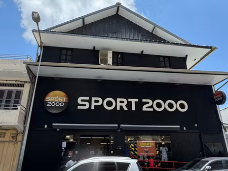 local professionnel à louer cayenne 851m2 13 000€/mois ht/hc