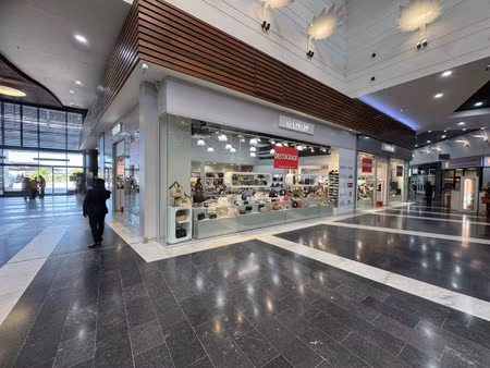 local professionnel à louer matoury 100m2 3 250€/mois ht/hc