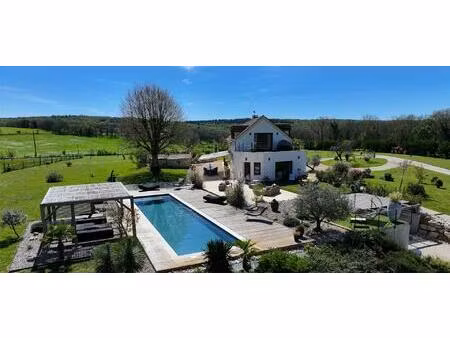 magnifique propriete avec vue  au coeur du parc regional des causses dy quercy  entre...