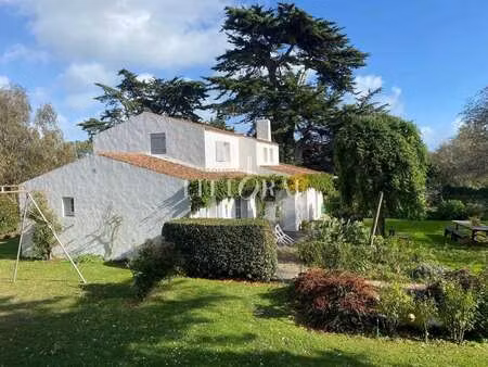 vente maison à l'île-d'yeu (85350) : à vendre / 114m² l'île-d'yeu