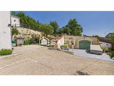 salon lumineux  chambre avec dressing  jardin arboré de fruitiers