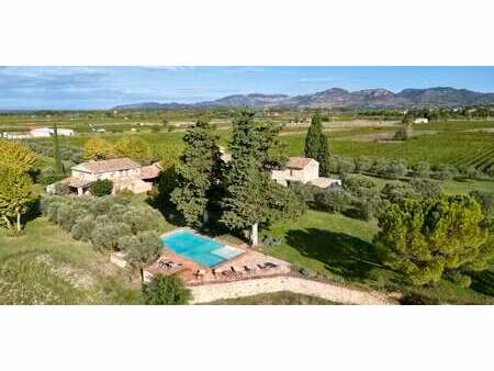 vignoble avec piscine vaucluse (84)
