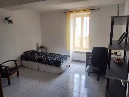 location meublée chambre 1 pièce 16 m² à saint-chinian (34360)  280 €