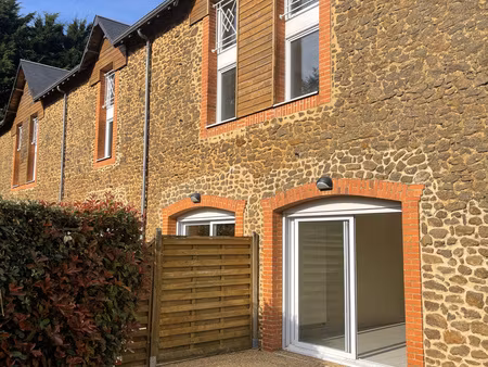 agreable maison t4 triplex avec espace vert independant et deux parkings prives