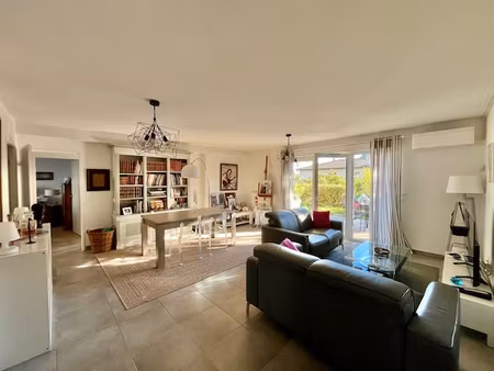 bel appartement t4 avec jardin arboré