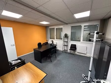 bureaux 74 m²
