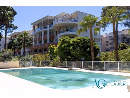 vente appartement 4 pièces 91.07 m² à hyeres (83400)  622 000 €