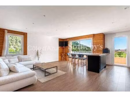 appartement de luxe avec vue sur mer à vendre à èze : 680 000 € | 83m²