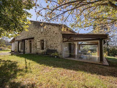 ferme en pierre à rénover avec dépendances