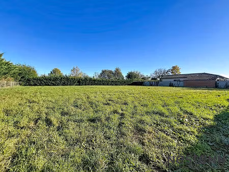 terrain à carbonne avec dépendance