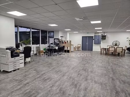 vente bureau 1 pièce 299 m² pontoise (95000)