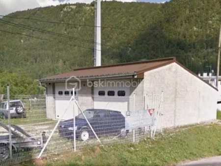 vente parking 104 m² à hauts de bienne (39400)  115 000 €