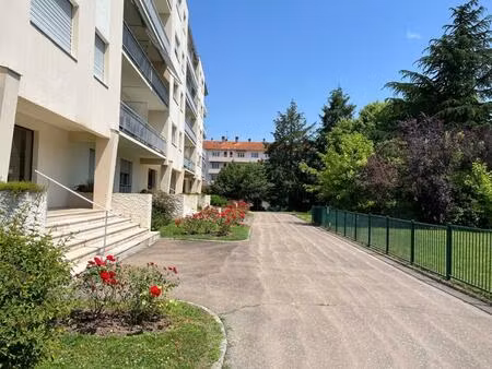 appartement t3 a louer a riorges - mairie