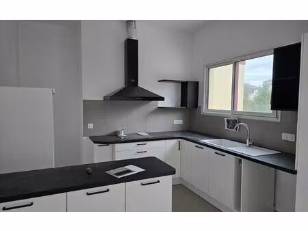 location maison  m² t-5 à gradignan  2 300 €