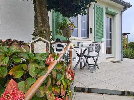 a vendre ravissante maison familiale d'environ 165m²