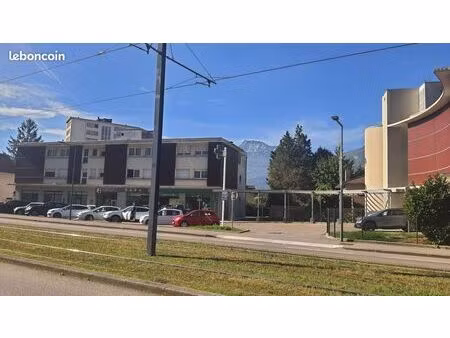 location cabinet medical