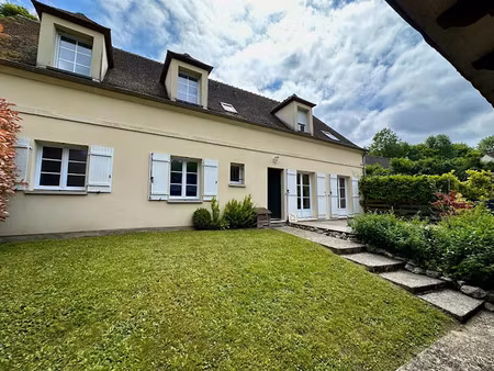 location maison 8 pièces 199 m² à senlis (60300)  2 450 €