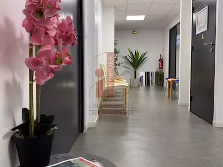 location locaux professionnels 14.85 m² à fontainebleau (77300)  465 €