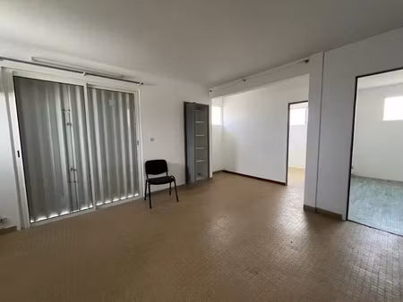 location locaux professionnels 44 m² à fort de france (97200)  850 €