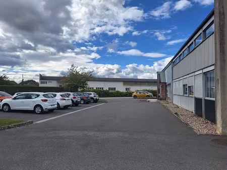 location locaux professionnels à falaise (14700)  1 225 €