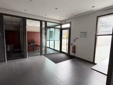 location locaux professionnels 180 m² à blagnac (31700)  5 000 €