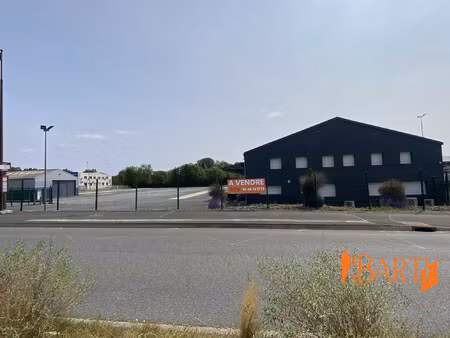 bâtiment industriel de 1800m²