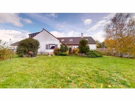 maison 8 pièces   6 chambres et garage 210 000