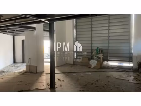 a vendre local commercial de 102 m² - 13003 marseille