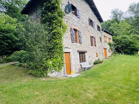 charmante maison de campagne en pierre proche puy-guillaum
