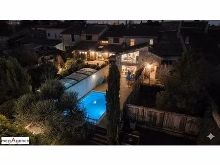 loft de standing 140m² - esprit new-yorkais - piscine & vue clocher