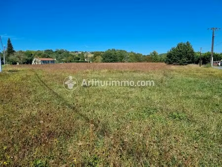 terrain constructible de 980 m² à razac sur l'isle