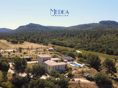 maison d'exception à roquefort-la-bédoule