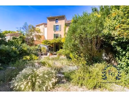 grande maison familiale avec terrasse  jardin et espaces indépe