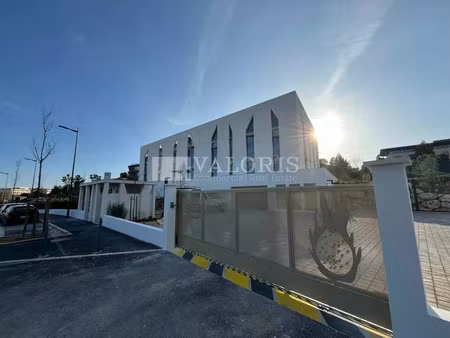 location bureau 332 m² à aix-en-provence (13100)
