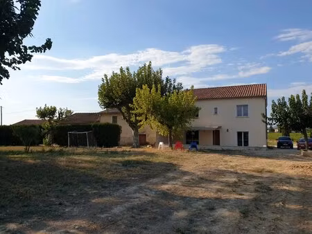 location maison 6 pièces 145m² carpentras 84200