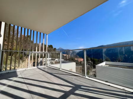 très beau 3 pièces de 67 m² avec sa terrasse de 10 m²  un double stationnement