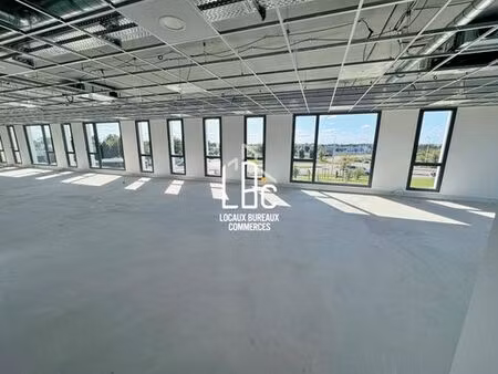 bureau de prestige de 370 m2 en location - rezé  pays de la loire