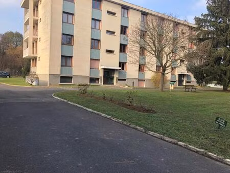 location appartement 3 pièces 75m²