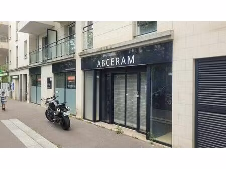location local commercial 245m² rouen 76000