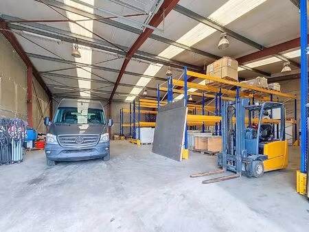 surface industrielle à louer à rue des fours à chaux 13 assesse (vbd46731)