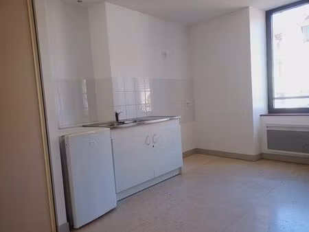 location appartement 2 pièces 35 m² à saint-pons-de-thomières (34220)