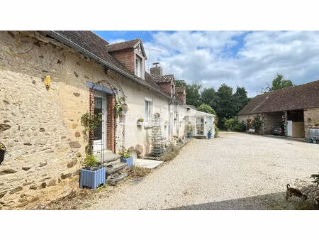 longère de charme avec nombreuses dépendances proche de fresnay /sarthe - réf f14246