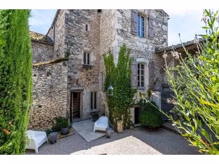 maison de luxe en vente à montcuq  france