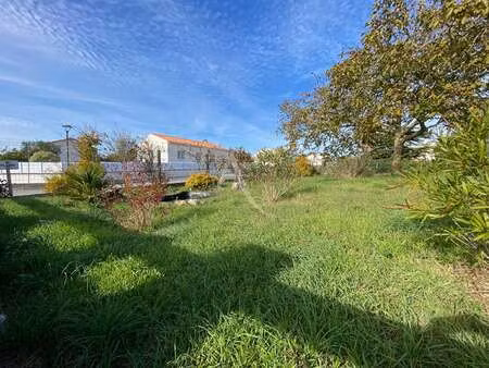 vente terrain à longeville-sur-mer (85560) : à vendre / 379m² longeville-sur-mer