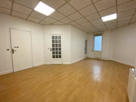 location commerce 5 pièces 56 m² à sainte-adresse (76310)