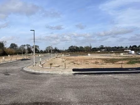 terrain constructible viabilisé à vendre