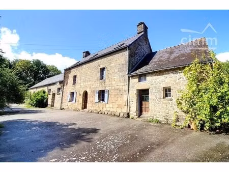 belle longère bretonne avec dépendances et grand terrain – calme et nature