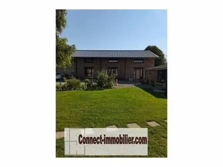 longère avec hangar sur terrain clos et arboré