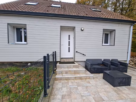 maison aux portes de la foret .